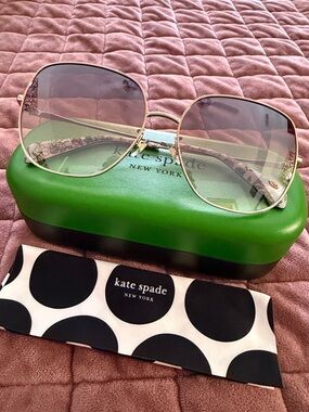 NWOT kate spade Gold Frame Sunglasses with Pink Gradient Lenses